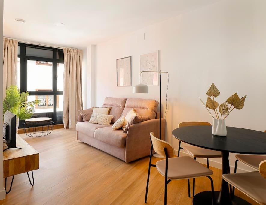 Apartamentos Aptio Oviedo Luaran gambar